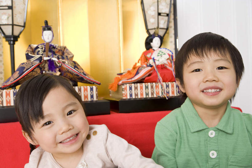 东方人,儿童,两个人,家庭,伙伴,朋友,横图,室内,白天,正面,游戏,友谊,纯洁,玩具,亚洲,服装,玩偶,玩,休闲装,黄种人,娱乐,两个,小孩,衣服,休闲,温暖,温馨,一家人,休闲服,可爱,童年,童趣,益智,服饰,活动,和睦,发泄,消遣,智力,童真,烂漫,无邪,宣泄,女孩节玩偶,偶人,天真,友情,男孩,男人,男性,女孩,女人,女性,亚洲人,玩耍,嬉戏,半身,彩图,融洽,男生,女生