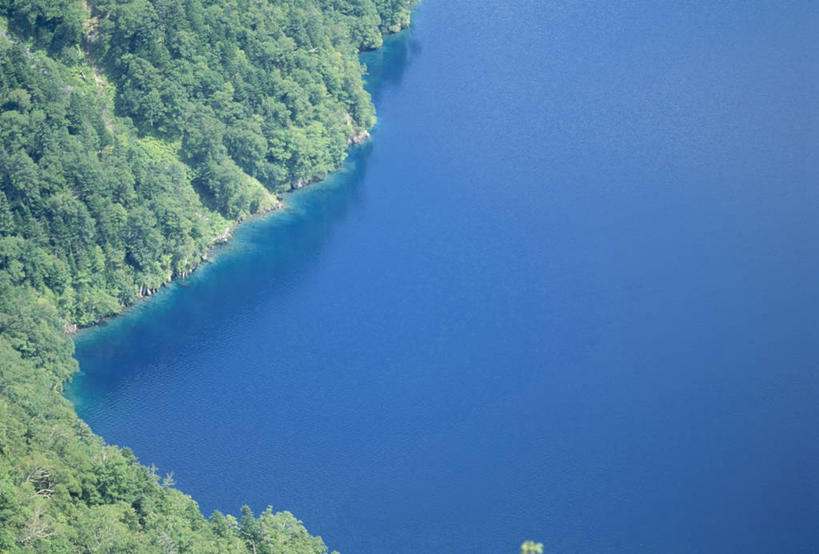 无人,横图,俯视,航拍,室外,白天,旅游,度假,湖,湖泊,美景,森林,树林,水,植物,北海道,日本,亚洲,阴影,光线,影子,湖面,景观,水流,水面,娱乐,树,树木,绿色,阳光,自然,湖水,享受,休闲,景色,放松,生长,成长,鸟瞰,自然风光,东亚,日本国,北海道地方,北海道岛,钏路支厅,弟子屈町,摩周湖,彩图,高角度拍摄,振兴局,钏路综合振兴局,钏路,钏路市,道东