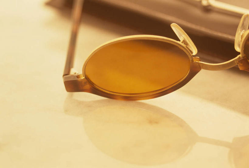 无人,横图,俯视,室内,特写,白天,桌子,静物,一副,阴影,反射,墨镜,眼镜,影子,记事本,本子,笔记本,太阳镜,太阳眼镜,遮阳镜,摄影,影棚,彩图,高角度拍摄,影棚拍摄,拍摄