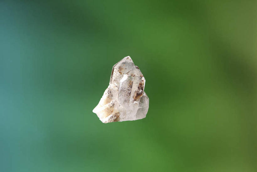 无人,横图,室内,特写,白天,正面,静物,一块,绿色背景,朦胧,模糊,水晶,白色,摄影,影棚,水晶制品,彩图,影棚拍摄,拍摄