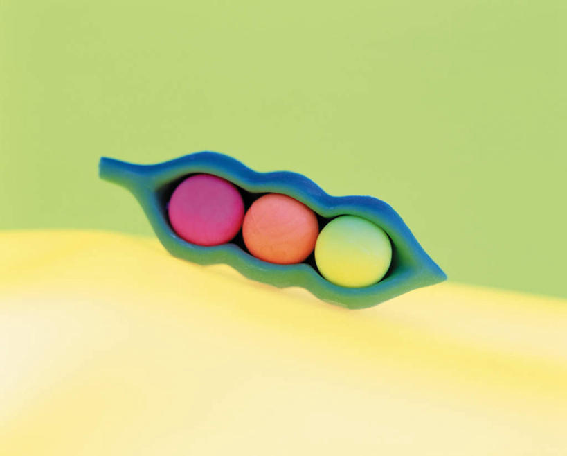 无人,横图,俯视,室内,特写,白天,植物,豆,一排,黄色背景,艺术,整齐,包裹,手工艺品,塑料,豆类,豆子,三颗,文化,排列,粉色,黄色,绿色,塑料制品,工艺品,摄影,影棚,粘土,高雅,队列,豆科,手工艺,自信心,品位,彩图,高角度拍摄,影棚拍摄,拍摄