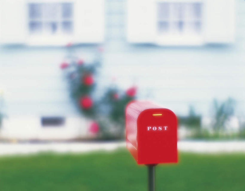 无人,家,横图,室外,特写,白天,正面,旅游,度假,草地,草坪,植物,一排,阴影,朦胧,模糊,整齐,盛开,传递,光线,信息,标志,文字,影子,字符,房屋,屋子,联系,花蕾,娱乐,标识,楼房,邮筒,邮箱,住宅,草,花,花瓣,花朵,鲜花,排列,一个,红色,绿色,白色,阳光,花苞,花蕊,享受,休闲,汉字,放松,联络,邮递,通信,单个,队列,中文,邮政,国文,华文,彩图,房子