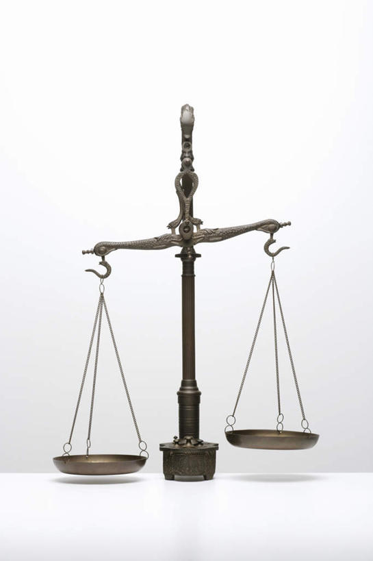 无人,竖图,室内,特写,白天,白色背景,正面,实验,仪器,桌面,桌子,静物,天平,研究,分析,化学,测试,一个,摄影,影棚,单个,衡量,计量,试验耗材,实验用品,秤,天平称,天平秤,彩图,影棚拍摄,拍摄