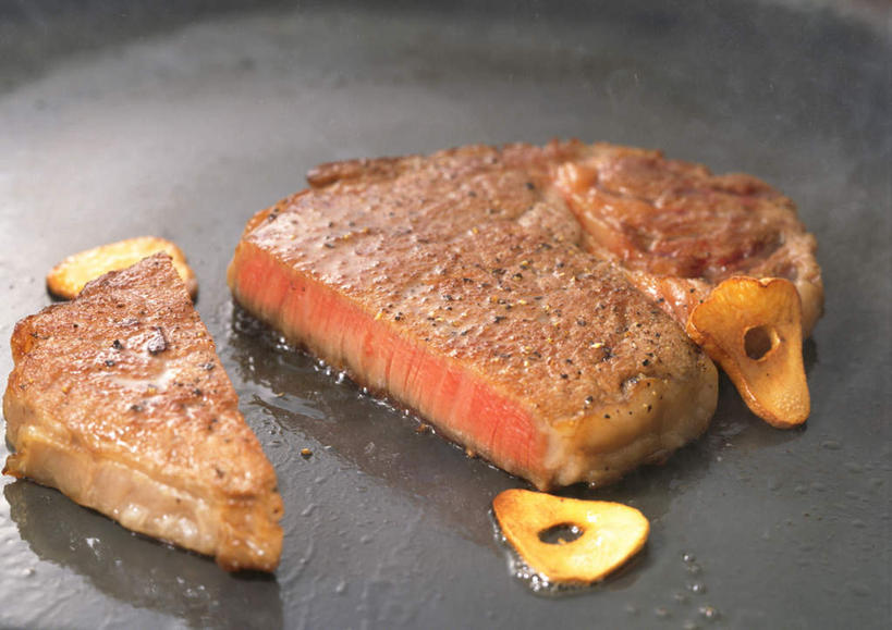 无人,横图,俯视,室内,特写,白天,烹饪,餐具,煎,切开,阴影,反射,影子,肉,油炸,日本料理,牛肉,料理,食品,锅,菜肴,美食,肉类,食物,日式料理,切,日式,摄影,佳肴,影棚,横截面,剖面,肉食,切面,进餐用具,烹调用具,彩图,高角度拍摄,影棚拍摄,拍摄