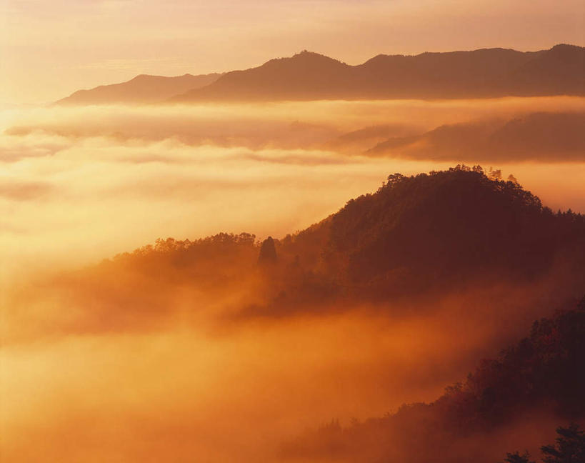 无人,横图,俯视,航拍,室外,白天,旅游,度假,石头,美景,森林,山,山脉,树林,植物,雾,日本,亚洲,朦胧,模糊,石子,景观,山顶,山峰,云,云朵,云海,山峦,云彩,娱乐,树,树木,绿色,白云,自然,群山,享受,休闲,景色,放松,生长,成长,迷雾,鸟瞰,自然风光,东亚,沉积岩,日本国,九州本岛,九州,九州岛,九州地方,宫崎,宫崎县,颠峰,极峰,水成岩,石块,岩石,大雾,彩图,高角度拍摄