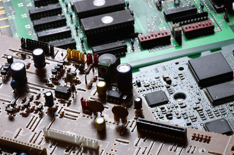 无人,横图,俯视,室内,特写,白天,阴影,电力,光线,主板,电线,线,影子,电能,线路,阳光,工业,电,电源,电源线,芯片,插槽,能量,母板,彩图,高角度拍摄