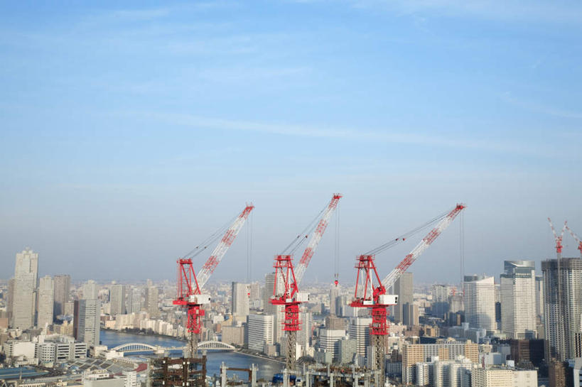 无人,高楼大厦,横图,俯视,航拍,室外,白天,度假,技术,河流,美景,水,城市风光,城市,大桥,大厦,建筑,立交桥,摩天大楼,桥梁,东京,日本,亚洲,五个,一排,许多,波纹,整齐,河水,景观,水流,云,云朵,高架,建筑群,斜拉桥,桥,涟漪,云彩,娱乐,设备,建设,排列,施工,蓝色,白云,蓝天,水纹,天空,波浪,天,享受,休闲,机械,起重机,景色,放松,晴朗,波光粼粼,工程,鸟瞰,队列,东亚,本州,关东地方,本州岛,日本国,东京都,水晕,晴空,彩图,高角度拍摄,大楼,高层建筑,高楼,摩天楼