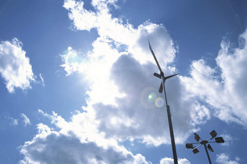 无人,横图,室外,白天,仰视,旅游,度假,农业,风力发电机,美景,风车,金属制品,阴影,环保,电力,光线,金属,影子,景观,云,云朵,云彩,娱乐,设备,蓝色,白云,蓝天,天空,阳光,自然,天,享受,休闲,发电,机械,景色,放松,工业,能源,晴朗,资源,风力机,自然风光,利用,低碳,风力发电,晴空,彩图,低角度拍摄