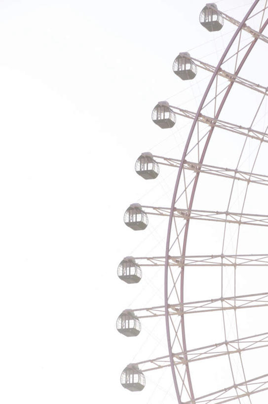 无人,竖图,室外,白天,仰视,旅游,度假,标志建筑,地标,建筑,神奈川,日本,亚洲,摩天轮,横滨,横滨市,神奈川县,娱乐,建设,天空,天,享受,休闲,旅游胜地,放松,晴朗,东亚,本州,万里无云,首府,费里斯大转轮,关东地方,本州岛,日本国,港未来21区,晴空,晴空万里,彩图,低角度拍摄