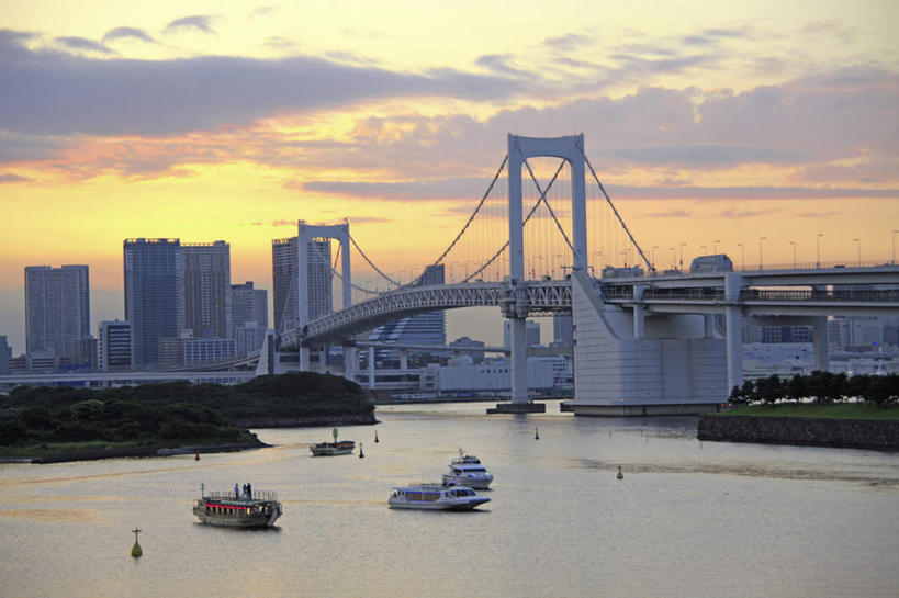 无人,横图,俯视,室外,白天,度假,河流,美景,日落,水,城市风光,城市,船,东京,日本,亚洲,波纹,飞溅,溅,液体,河水,景观,水滴,水流,晚霞,霞光,落日,彩虹大桥,两艘,娱乐,游轮,水珠,水纹,黄昏,船尾波,交通工具,波浪,享受,休闲,景色,彩霞,放松,喷洒,载具,东亚,本州,关东地方,本州岛,日本国,东京都,日本彩虹大桥,夕照,夕阳,彩图,高角度拍摄,斜阳