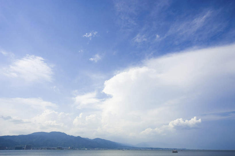 无人,横图,室外,白天,仰视,旅游,度假,海浪,海洋,美景,山,日本,亚洲,景观,浪花,山峰,云,云朵,山峦,云彩,娱乐,蓝色,白云,蓝天,天空,自然,海水,天,享受,休闲,景色,放松,晴朗,自然风光,海景,东亚,本州,本州岛,日本国,近畿地方,近畿,滋贺,滋贺县,琵琶湖,大海,风浪,海,海水的波动,近岸浪,涌浪,晴空,彩图,低角度拍摄