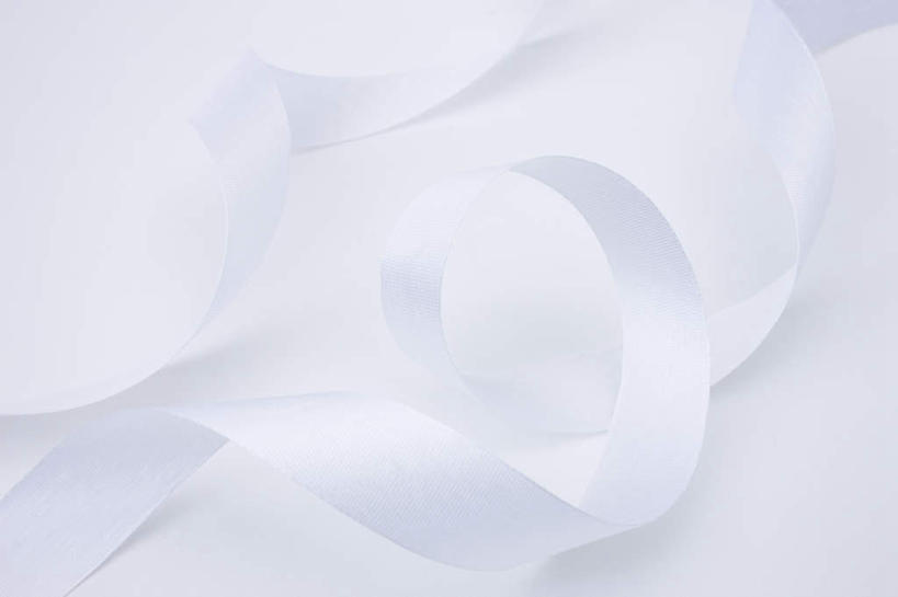 无人,横图,俯视,室内,特写,白天,白色背景,静物,一条,朦胧,模糊,丝绸,丝带,缎带,绸带,白色,摄影,影棚,彩图,高角度拍摄,影棚拍摄,拍摄
