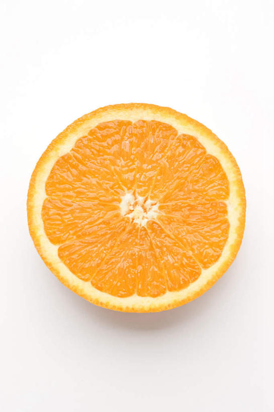 无人,竖图,俯视,室内,特写,白天,白色背景,柑橘,水果,切开,新鲜,生食,食品,果实,半个,食物,一个,切,一半,橙色,摄影,有机食品,绿色食品,影棚,单个,剖面,切面,橘子,桔子,橙子,橙,彩图,高角度拍摄,影棚拍摄,拍摄