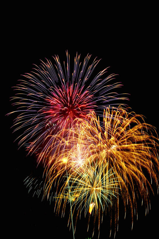 无人,竖图,室外,特写,夜晚,仰视,旅游,度假,烟火,朦胧,模糊,庆祝,美丽,娱乐,黑色,天空,焰火,天,享受,休闲,闪耀,放松,庆贺,闪烁,祝贺,礼花,花炮,礼花炮,绚烂,闪动,闪灼,烟花,彩图,低角度拍摄