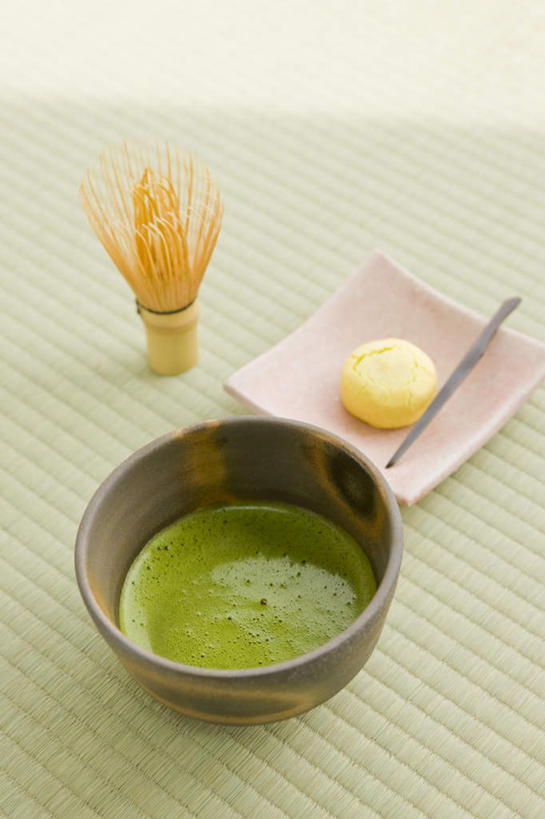 点心,无人,竖图,俯视,室内,特写,白天,幸福,餐桌,茶,桌子,静物,餐具,朦胧,模糊,碟子,盘,抹茶,茶叶,食品,甜点,甜品,娱乐,食物,糕点,盘子,碟,甜食,享受,休闲,温馨,放松,乐趣,摄影,影棚,餐台,一份,提神,舒适,醒脑,彩图,高角度拍摄,影棚拍摄,拍摄