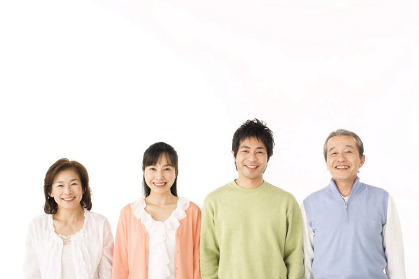 东方人,头发,两个人,四个人,家庭,夫妻,母亲,父亲,女儿,儿子,站,笑,微笑,露齿笑,横图,室内,白天,白色背景,正面,爱情,亚洲,一排,服装,整齐,浪漫,注视,休闲装,黄种人,排列,衣服,黄色,蓝色,绿色,白色,黑色,观察,看,站着,休闲,温暖,温馨,父子,母女,一家人,休闲服,恩爱,父爱,母爱,恋人,摄影,服饰,影棚,观看,和睦,察看,队列,关注,老年男性,老年女性,男人,男性,年轻男性,年轻女性,女人,女性,亚洲人,夫妇,情侣,站立,半身,彩图,影棚拍摄,拍摄,伴侣,融洽