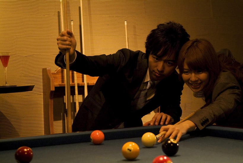 东方人,两个人,伙伴,朋友,商务人士,商务男性,商务女性,站,摸,横图,室内,白天,正面,衬衫,游戏,友谊,台球,照明,亚洲,抚摸,弯腰,握,撞球,阴影,套装,反射,壁灯,球杆,影子,墙,灯光,领带,拿,玩,拿着,黄种人,娱乐,运动器械,墙壁,墙面,彩球,灯,灯具,站着,休闲,健身器械,握着,活动,照亮,台球桌,照明设备,发泄,消遣,智力,商务装,健身器材,斯诺克,工薪阶层,台球室,宣泄,弯身,斯诺克球,斯诺克台球,友情,桌球,男人,男性,年轻男性,年轻女性,女人,女性,亚洲人,白领,上班族,触摸,接触,玩耍,嬉戏,站立,半身,彩图,衬衣,运动器材