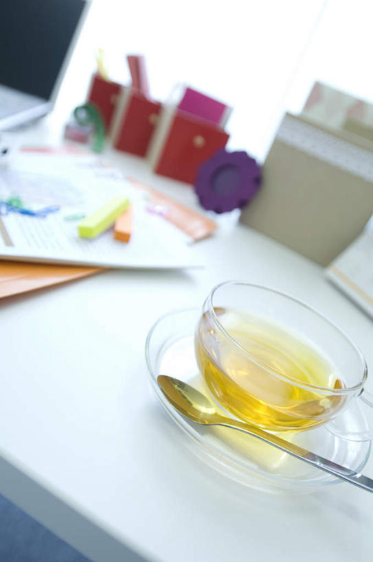 无人,办公室,竖图,俯视,室内,白天,零件,齿轮,茶,家具,桌子,杯子,餐具,笔筒,两块,一把,许多,连接,组合,装饰,笔,材料,档案,碟子,盘,文件,勺子,办公桌,办公用品,一杯,两份,文具,三个,一个,红色,绿色,紫色,白色,盘子,水杯,橡皮,学习用品,资料,调羹,碟,汤匙,机械,橙色,单个,华丽,链接,修饰,文具用品,点缀,五金,紧固,拼接,拼凑,文档,办公家具,拼合,凑集,聚合,撮合,链结,牢固,衬托,美观,雅致,雅观,茶杯,彩图,高角度拍摄