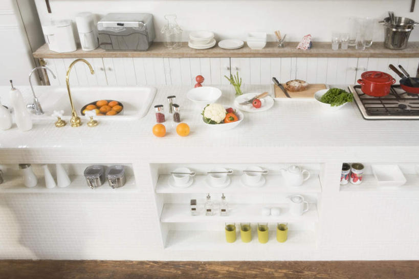 面包,无人,横图,俯视,室内,白天,餐桌,厨房,桌子,柑橘,辣椒,芦笋,蔬菜,餐具,新鲜,水槽,水龙头,花菜,花椰菜,西兰花,食品,玻璃制品,食物,玻璃瓶,瓶子,有机食品,绿色食品,餐台,洗手液,彩椒,辣角,红海椒,大椒,辣虎,广椒,进餐用具,烹调用具,橘子,桔子,橙子,橙,猪尾巴,药鸡豆子,甜椒,柿子椒,石刁柏,蚂蚁杆,龙须菜,狼尾巴根,辣子,海椒,番椒,灯笼椒,彩图,高角度拍摄,灶间