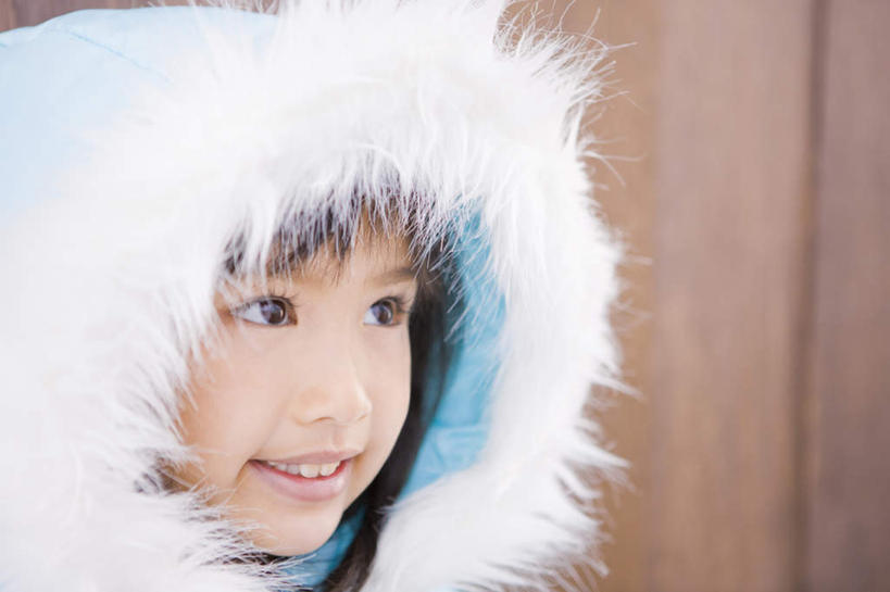 东方人,儿童,脸,头,脸颊,一个人,站,笑,微笑,露齿笑,横图,室内,特写,白天,正面,纯洁,亚洲,仅一个女性,仅一个人,服装,墙,注视,黄种人,墙壁,墙面,小孩,衣服,蓝色,观察,看,站着,仅一个小孩,温暖,可爱,童年,童趣,服饰,观看,羽绒服,保暖,察看,御寒,关注,童真,烂漫,无邪,冬装,天真,女孩,女人,女性,亚洲人,孩子,头部,脸部,脸蛋,面部,站立,半身,彩图,女生