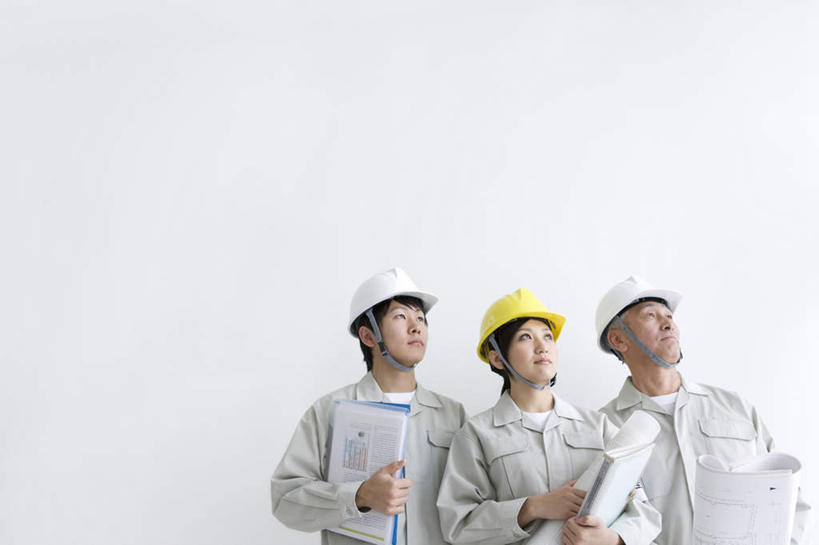 东方人,三个人,同事,站,横图,室内,白天,白色背景,正面,工作服,制服,成功,合作,团队,集体,信心,亚洲,许多,服装,材料,档案,文件,拿,拿着,注视,黄种人,队伍,衣服,资料,观察,看,站着,摄影,服饰,影棚,观看,察看,领导,衣着,成就,穿着,关注,文档,合伙,领袖,工作制服,衣饰,老年男性,男人,男性,年轻男性,年轻女性,女人,女性,亚洲人,抬头,仰头,站立,半身,彩图,影棚拍摄,工作套服,拍摄