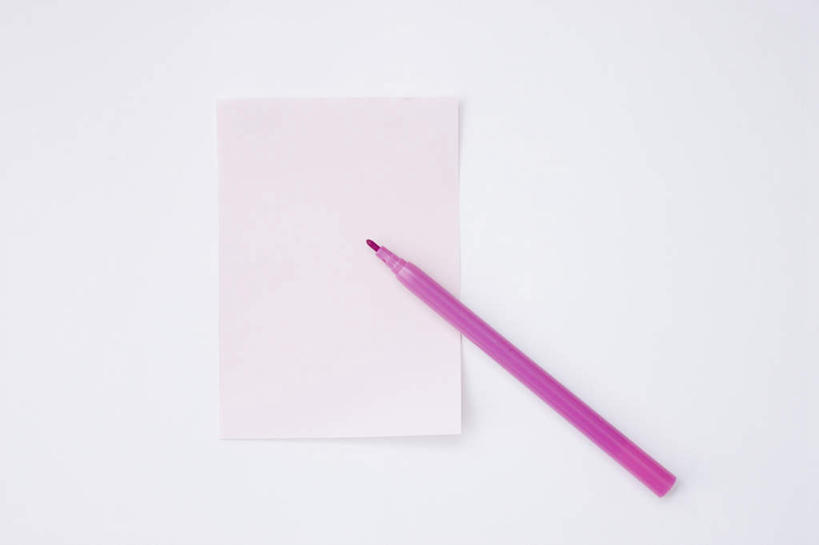 无人,横图,俯视,室内,特写,白天,白色背景,绘画,静物,一张,笔,纸,办公用品,文具,粉色,学习用品,摄影,影棚,文具用品,一支,水彩笔,画画,彩图,高角度拍摄,影棚拍摄,拍摄