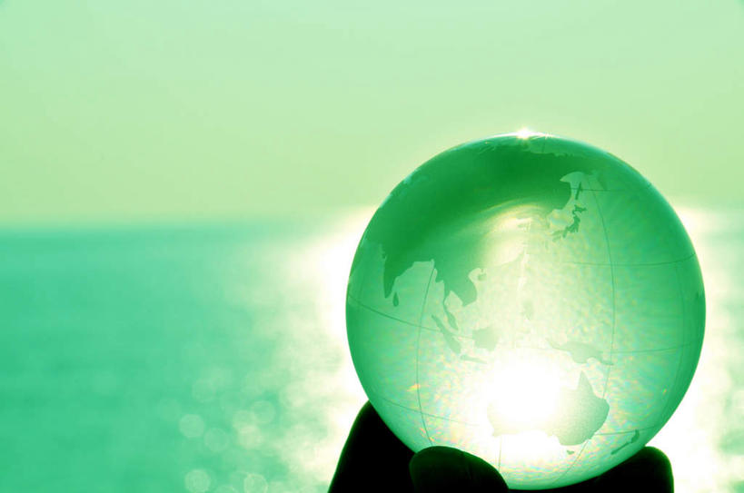 东方人,一个人,举,横图,室外,特写,白天,正面,仪器,海浪,海洋,地图,亚洲,仅一个男性,仅一个人,握,波纹,朦胧,模糊,透明,网格,地球仪,线条,世界地图,地球,浪花,陆地,水晶,涟漪,全球,黄种人,球,仅一个年轻男性,一个,蓝色,蓝天,水纹,天空,海水,经纬线,模型,波浪,天,托,球体,水晶球,握着,地理,国家,晴朗,单个,大陆,世界,纬线,版图,经线,海景,万里无云,经纬仪,地理学,水晕,男人,男性,年轻男性,亚洲人,大海,风浪,海,海水的波动,近岸浪,涌浪,晴空,晴空万里,举起,举手,举着,向上举,向上伸,向上托,半身,彩图,大洋,大洲