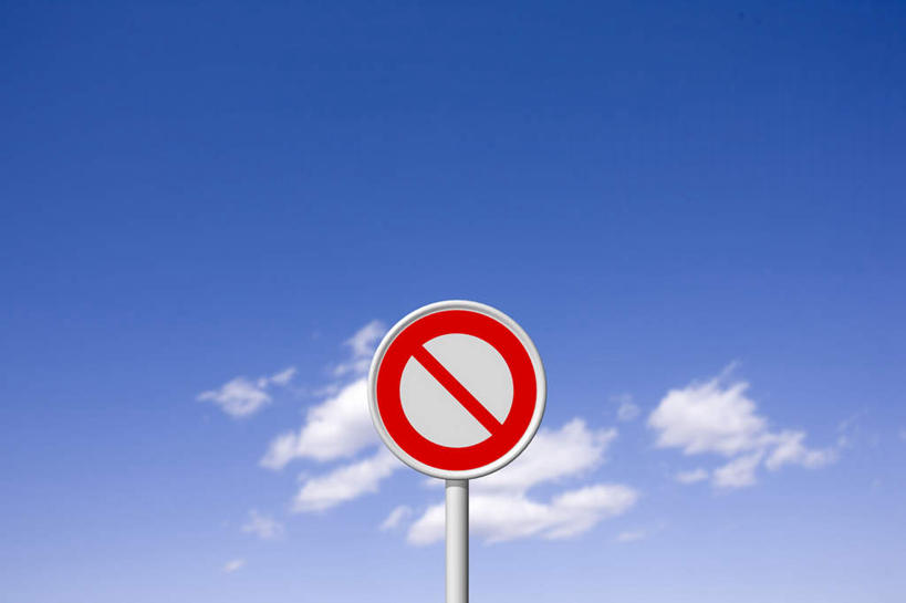 无人,横图,室外,白天,仰视,旅游,度假,美景,指示牌,圆形,标志,文字,景观,云,云朵,云彩,娱乐,标识,一个,红色,蓝色,白云,蓝天,天空,自然,天,享受,休闲,景色,放松,晴朗,单个,自然风光,晴空,彩图,低角度拍摄