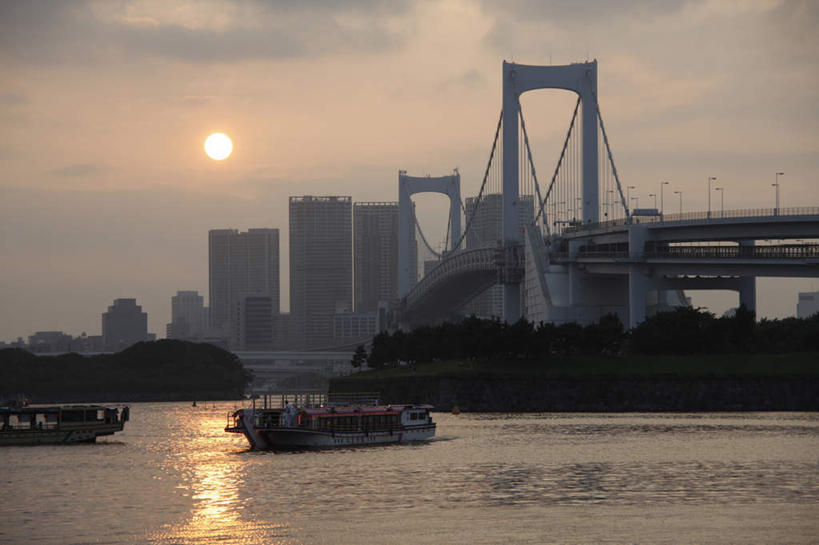 无人,高楼大厦,横图,室外,白天,正面,旅游,度假,海浪,海洋,日落,标志建筑,大桥,大厦,地标,建筑,立交桥,摩天大楼,桥梁,东京,日本,亚洲,浪花,晚霞,霞光,云,云朵,高架,斜拉桥,桥,彩虹大桥,云彩,娱乐,建设,蓝色,白云,蓝天,天空,海水,黄昏,天,享受,休闲,旅游胜地,彩霞,放松,海景,东亚,本州,关东地方,本州岛,日本国,东京都,日本彩虹大桥,大海,风浪,海,海水的波动,近岸浪,涌浪,夕阳,彩图,大楼,高层建筑,高楼,摩天楼