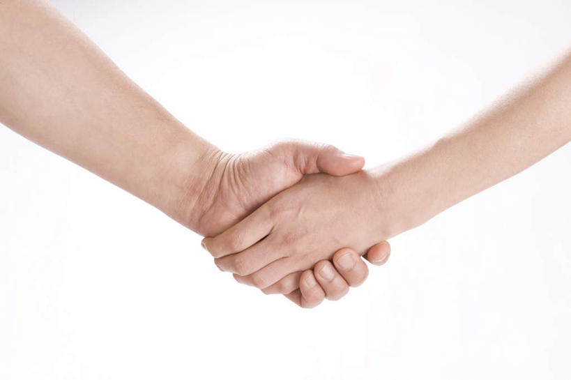 手,握手,摸,横图,室内,特写,白天,白色背景,正面,抚摸,手部,摄影,影棚,搀手,触摸,接触,拉手,手搀手,手拉手,手牵手,手握手,半身,彩图,影棚拍摄,拍摄