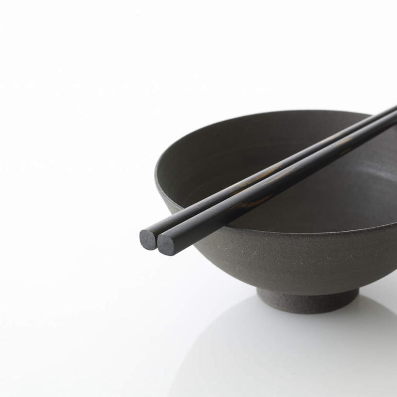 无人,方图,俯视,室内,特写,白天,白色背景,筷子,桌面,静物,餐具,一双,朦胧,模糊,文化,传统,一个,碗,摄影,影棚,单个,礼节,礼仪,进餐用具,烹调用具,彩图,高角度拍摄,影棚拍摄,拍摄