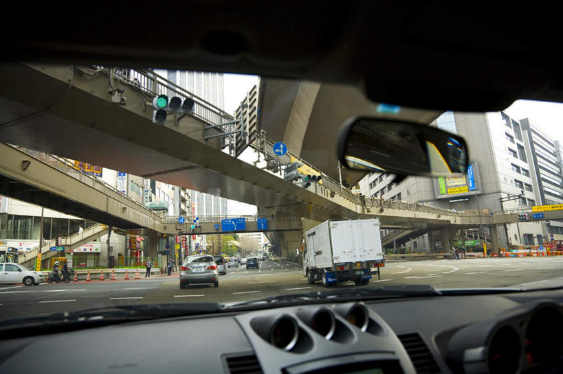 无人,横图,室内,白天,正面,安全,镜子,道路,路,公路,汽车,东京,日本,亚洲,朦胧,模糊,反射,高架,红绿灯,分界线,停车线,信号灯,交通,车,交通工具,轿车,警示,后视镜,车行道,车行道分界线,镜像,生命,镜面,提示,载具,标线,流通,高架桥,东亚,车行线,高架道路,跨线桥,交通信号灯,本州,行人信号灯,关东地方,本州岛,日本国,东京都,光学,侧视镜,马路,彩图