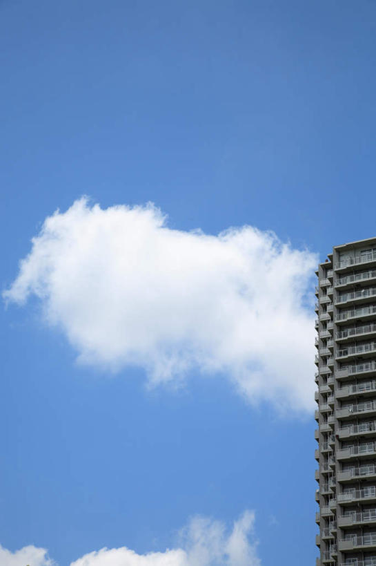 无人,高楼大厦,竖图,室内,白天,仰视,大厦,建筑,摩天大楼,东京,日本,亚洲,一幢,云,云朵,云彩,蓝色,白云,蓝天,天空,天,晴朗,东亚,本州,关东地方,本州岛,日本国,东京都,晴空,彩图,低角度拍摄,大楼,高层建筑,高楼,摩天楼