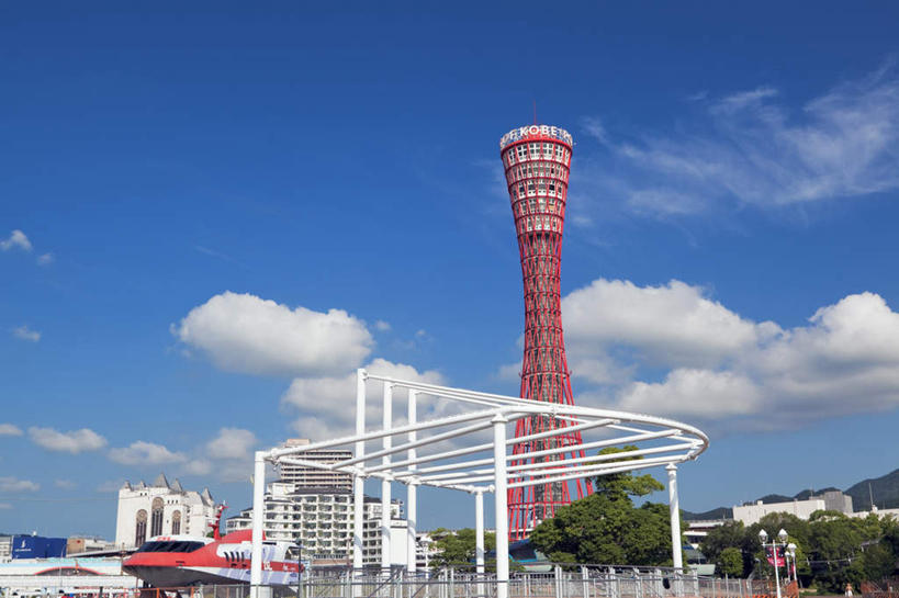 无人,高楼大厦,栏杆,横图,室外,白天,仰视,度假,草地,草坪,美景,植物,城市风光,标志建筑,城市,大厦,地标,建筑,摩天大楼,日本,亚洲,一座,阴影,光线,影子,景观,云,云朵,围栏,云彩,娱乐,建设,护栏,草,树,树木,红色,蓝色,绿色,白云,蓝天,天空,阳光,自然,瞭望塔,天,享受,休闲,景色,放松,生长,成长,东亚,本州,本州岛,日本国,近畿地方,近畿,兵库,兵库县,神户,神户市,神戸,县厅,神戸市,神户塔,彩图,低角度拍摄,大楼,高层建筑,高楼,摩天楼