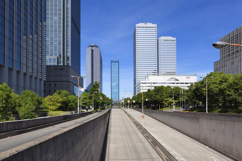 无人,高楼大厦,横图,室外,白天,正面,度假,草地,草坪,美景,植物,城市风光,城市,大厦,道路,建筑,路,路灯,摩天大楼,公路,照明,日本,亚洲,一排,许多,阴影,整齐,光线,影子,景观,云,云朵,灯光,交通,云彩,娱乐,灯,草,树,树木,排列,蓝色,绿色,白云,蓝天,天空,阳光,自然,天,享受,休闲,景色,放松,大阪,生长,成长,照亮,照明设备,队列,东亚,本州,大阪府,本州岛,日本国,近畿地方,近畿,马路,彩图,大楼,高层建筑,高楼,摩天楼