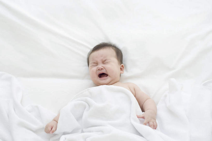 东方人,儿童,一个人,闭眼,哭,横图,俯视,室内,白天,纯洁,床,亚洲,仅一个男性,仅一个人,握,床单,拿,拿着,黄种人,被子,裸露,小孩,仅一个小孩,可爱,童年,童趣,握着,单人床,被单,裸,童真,烂漫,无邪,天真,男孩,男人,男性,亚洲人,孩子,闭眼睛,闭着眼,闭着眼睛,半身,彩图,高角度拍摄,哭泣,哭啼,男生