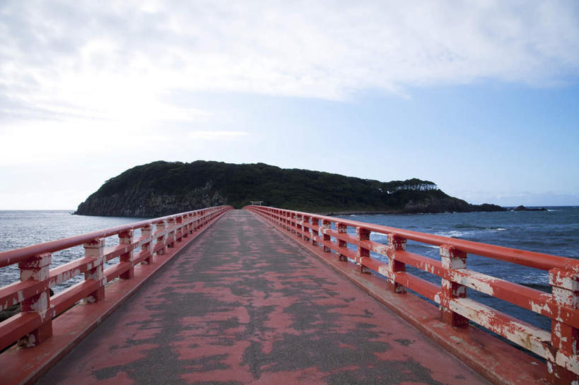 无人,横图,室外,白天,仰视,旅游,度假,海浪,海洋,美景,山,树林,植物,日本,亚洲,许多,木板,景观,浪花,山峰,云,云朵,桥,木桥,山峦,云彩,娱乐,栈桥,树,树木,蓝色,绿色,白云,蓝天,天空,自然,海水,天,享受,休闲,景色,放松,生长,晴朗,成长,人行桥,木板桥,自然风光,海景,东亚,本州,本州岛,日本国,中部地方,福井,福井县,奄美大岛,大海,风浪,海,海水的波动,近岸浪,涌浪,晴空,彩图,低角度拍摄