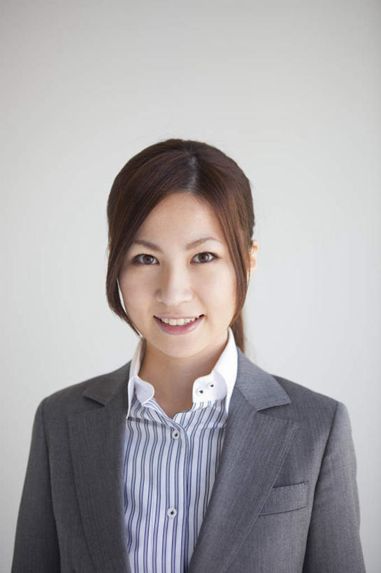 东方人,脸,头,脸颊,一个人,商务人士,商务女性,站,笑,微笑,露齿笑,竖图,室内,特写,白天,白色背景,正面,衬衫,亚洲,仅一个年轻女性,仅一个女性,仅一个人,套装,注视,黄种人,肩膀,观察,看,站着,摄影,影棚,观看,察看,关注,商务装,工薪阶层,年轻女性,女人,女性,亚洲人,头部,脸部,脸蛋,面部,白领,上班族,站立,半身,彩图,影棚拍摄,衬衣,拍摄