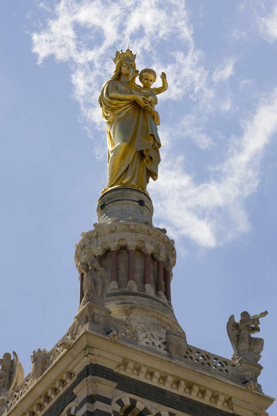 婴儿,儿童,无人,两个人,家庭,母亲,教堂,站,竖图,室外,白天,仰视,旅游,度假,纯洁,马赛,名胜古迹,标志建筑,地标,建筑,雕塑,法国,欧洲,遗迹,艺术,装饰,雕刻,雕像,云,云朵,建筑群,云彩,注视,古迹,文物,娱乐,建设,古建筑,小孩,蓝色,白云,蓝天,天空,工艺品,天,观察,看,站着,享受,休闲,温暖,温馨,一家人,旅游胜地,放松,可爱,母爱,童年,童趣,宗教,信仰,活泼,晴朗,观看,纪念,美术,和睦,察看,普罗旺斯,关注,主题,宝宝,陈列,童真,信念,古文明,纯真,烂漫,无邪,法兰西共和国,首府,功能,美学,法兰西第五共和国,母婴,普罗旺斯省,马赛圣母院,伶俐,天真,年轻女性,女人,女性,孩子,年轻人,晴空,站立,彩图,低角度拍摄,全身,大教堂,礼拜堂,融洽