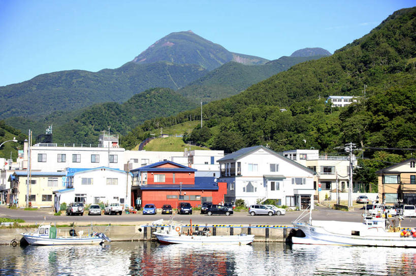 无人,公园,家,横图,室外,白天,正面,旅游,度假,湖,湖泊,美景,山,山脉,水,植物,别墅,建筑,船,北海道,日本,亚洲,许多,波纹,房屋,屋子,湖面,景观,山川,山峰,水流,水面,公寓,建筑群,游艇,涟漪,山峦,娱乐,建设,洋房,楼房,住宅,树,树木,蓝色,绿色,倒影,蓝天,水纹,天空,自然,交通工具,波浪,湖水,群山,天,享受,休闲,景色,放松,生长,晴朗,成长,国家公园,自然风光,载具,三艘,东亚,万里无云,日本国,水晕,北海道地方,北海道岛,知床半岛,知床国家公园,晴空,晴空万里,彩图,房子