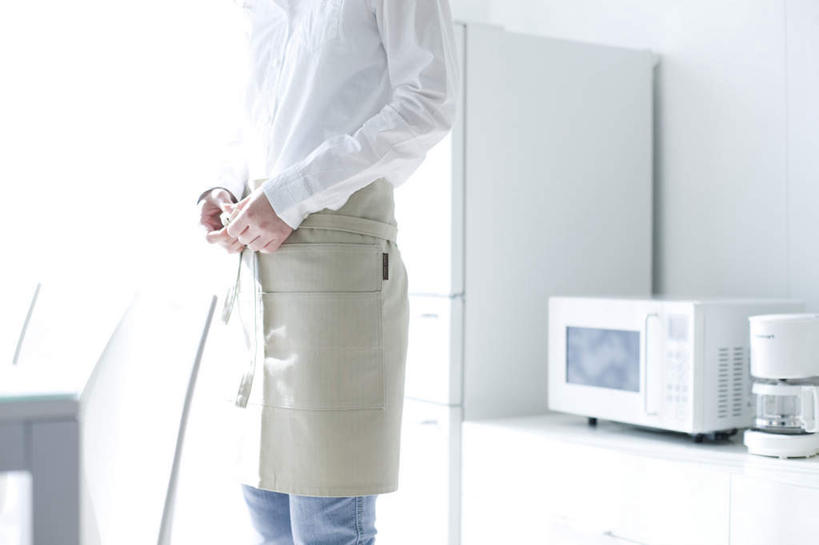 东方人,一个人,家庭主妇,餐厅,站,横图,室内,白天,正面,烹饪,餐桌,厨具,椅子,亚洲,仅一个年轻女性,仅一个女性,仅一个人,服装,朦胧,模糊,瓷砖,地砖,电器,围裙,冰箱,木椅,地面,休闲装,黄种人,冷冻,冷柜,衣服,白色,灰色,冷藏柜,站着,休闲,休闲服,服饰,冷藏,储藏,微波炉,家电,家用电器,咖啡机,微波,炊具,烹饪用具,保鲜,年轻女性,女人,女性,亚洲人,烹调用具,主妇,烹调,站立,半身,彩图,小家电