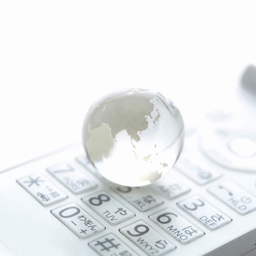 无人,打电话,方图,俯视,室内,特写,白天,白色背景,键盘,静物,电话,手机,玻璃,朦胧,模糊,透明,标志,数字,文字,字符,水晶,通讯设备,标识,玻璃制品,一个,白色,球体,水晶球,摄影,阿拉伯数字,影棚,玻璃珠,交流,沟通,通话,彩图,高角度拍摄,影棚拍摄,拍摄