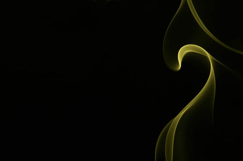 无人,横图,室内,特写,白天,正面,一条,黑色背景,弯曲,飘扬,透明,光线,光泽,烟雾,光芒,辉煌,飞舞,黄色,健康,烟,摄影,活泼,影棚,飘逸,希望,暖色,杂乱,光辉,光明,毫光,功名,轻快,彩图,影棚拍摄,拍摄