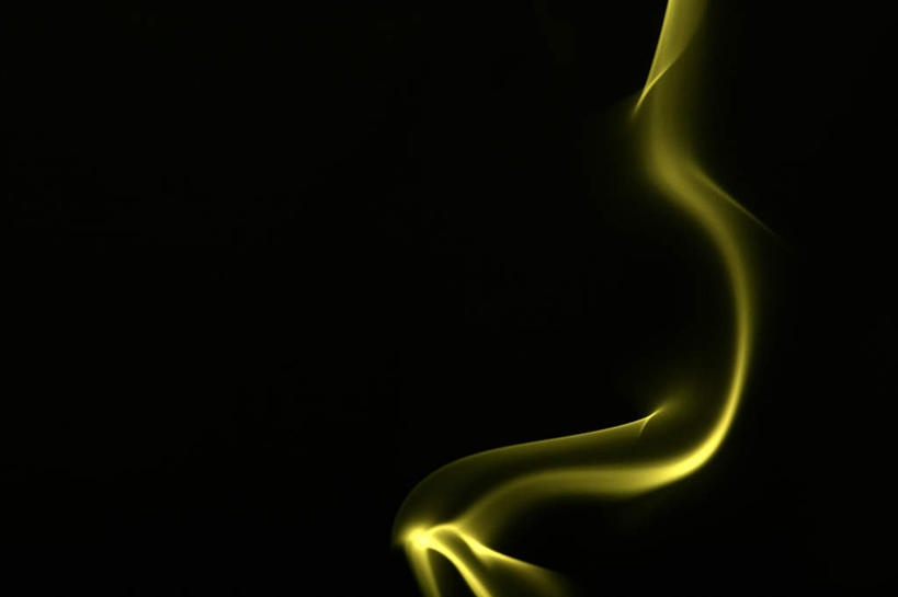 无人,横图,室内,特写,白天,正面,一条,黑色背景,弯曲,飘扬,透明,光线,光泽,烟雾,光芒,辉煌,飞舞,黄色,健康,烟,摄影,活泼,影棚,飘逸,希望,暖色,杂乱,光辉,光明,毫光,功名,轻快,彩图,影棚拍摄,拍摄