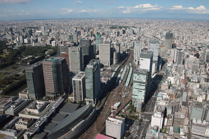 无人,高楼大厦,横图,全景,俯视,航拍,室外,白天,度假,美景,树林,天际线,植物,城市风光,城市,大厦,道路,建筑,路,摩天大楼,公路,汽车,东京,日本,亚洲,阴影,光线,影子,景观,云,云朵,建筑群,交通,中央区,云彩,娱乐,建设,车,树,树木,蓝色,绿色,白云,蓝天,天空,阳光,自然,交通工具,轿车,天,享受,休闲,景色,放松,生长,晴朗,成长,鸟瞰,铁道,载具,东亚,本州,关东地方,本州岛,日本国,东京都,晴空,马路,彩图,高角度拍摄,大楼,高层建筑,高楼,摩天楼