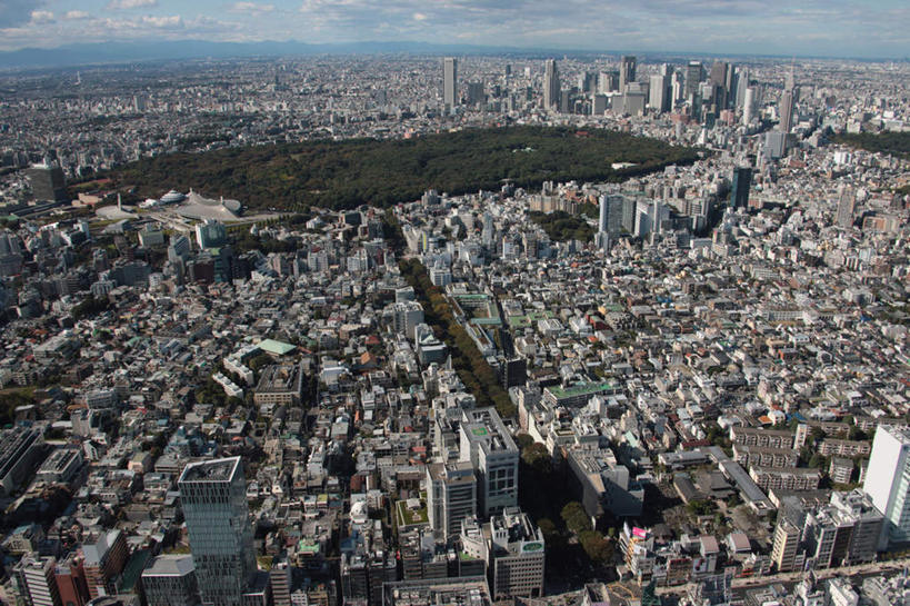 无人,高楼大厦,横图,俯视,航拍,室外,白天,度假,草地,草坪,美景,植物,城市风光,标志建筑,城市,大厦,地标,建筑,摩天大楼,东京,日本,亚洲,一片,阴影,光线,影子,地平线,景观,云,云朵,辽阔,地面,云彩,娱乐,建设,草,蓝色,绿色,白云,蓝天,天空,阳光,天,享受,休闲,景色,放松,晴朗,一望无际,鸟瞰,延伸,东亚,本州,关东地方,本州岛,日本国,东京都,天地相交,涩谷区,代代木公园,晴空,彩图,高角度拍摄,大楼,高层建筑,高楼,摩天楼