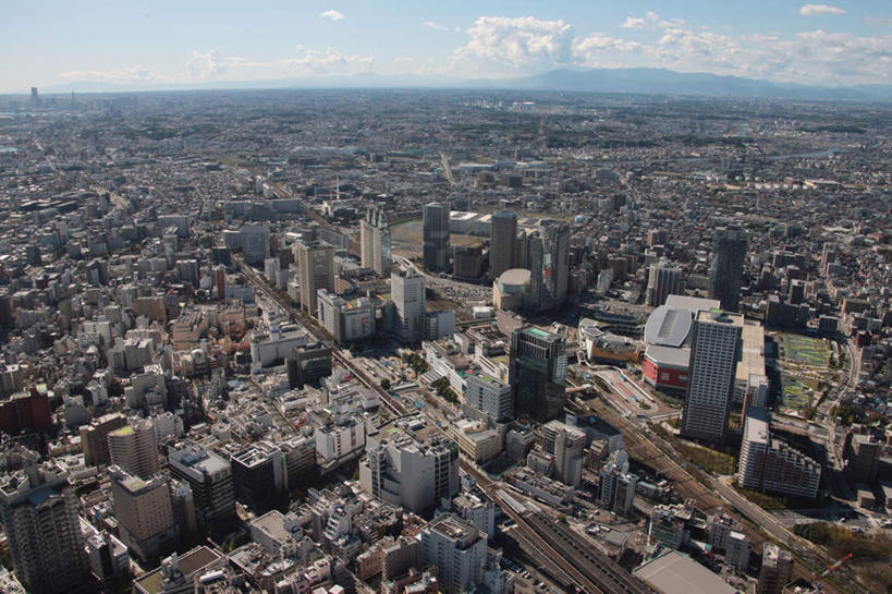 无人,家,高楼大厦,横图,全景,俯视,航拍,室外,白天,度假,草地,草坪,美景,山,山脉,树林,天际线,植物,城市风光,城市,大桥,大厦,道路,建筑,立交桥,路,摩天大楼,桥梁,公路,神奈川,日本,亚洲,阴影,光线,影子,房屋,屋子,地平线,景观,山峰,云,云朵,高架,斜拉桥,桥,辽阔,地面,交通,山峦,神奈川县,云彩,娱乐,楼房,住宅,草,树,树木,蓝色,绿色,白云,蓝天,天空,阳光,自然,群山,天,享受,休闲,广阔,景色,放松,生长,成长,一望无际,鸟瞰,延伸,东亚,本州,川崎,关东地方,本州岛,日本国,天地相交,无边无际,一马平川,马路,彩图,高角度拍摄,房子,大楼,高层建筑,高楼,摩天楼