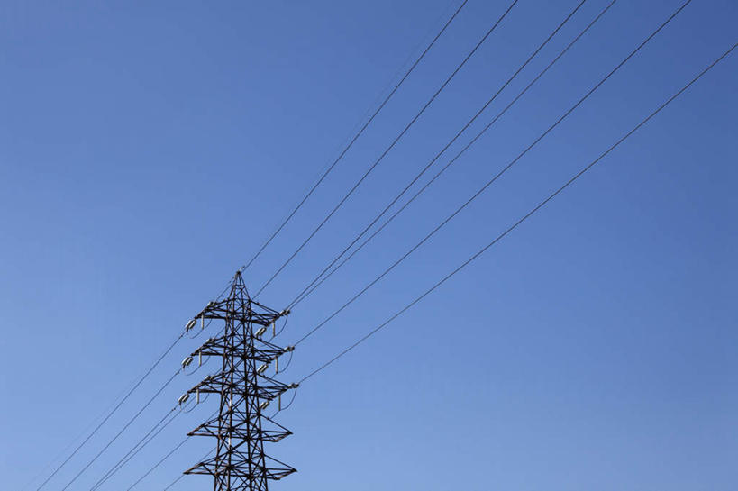 无人,高楼大厦,横图,室外,白天,仰视,度假,美景,城市风光,标志建筑,城市,大厦,建筑,摩天大楼,日本,亚洲,一座,电力,钢材,电缆,电线,支架,景观,建筑群,娱乐,电塔,建设,享受,休闲,景色,放松,大阪,能源,支撑,资源,供电设备,东亚,高压电塔,高压输电线,本州,大阪府,本州岛,日本国,近畿地方,近畿,高压电线塔,高压塔,堺市,彩图,低角度拍摄,大楼,高层建筑,高楼,摩天楼