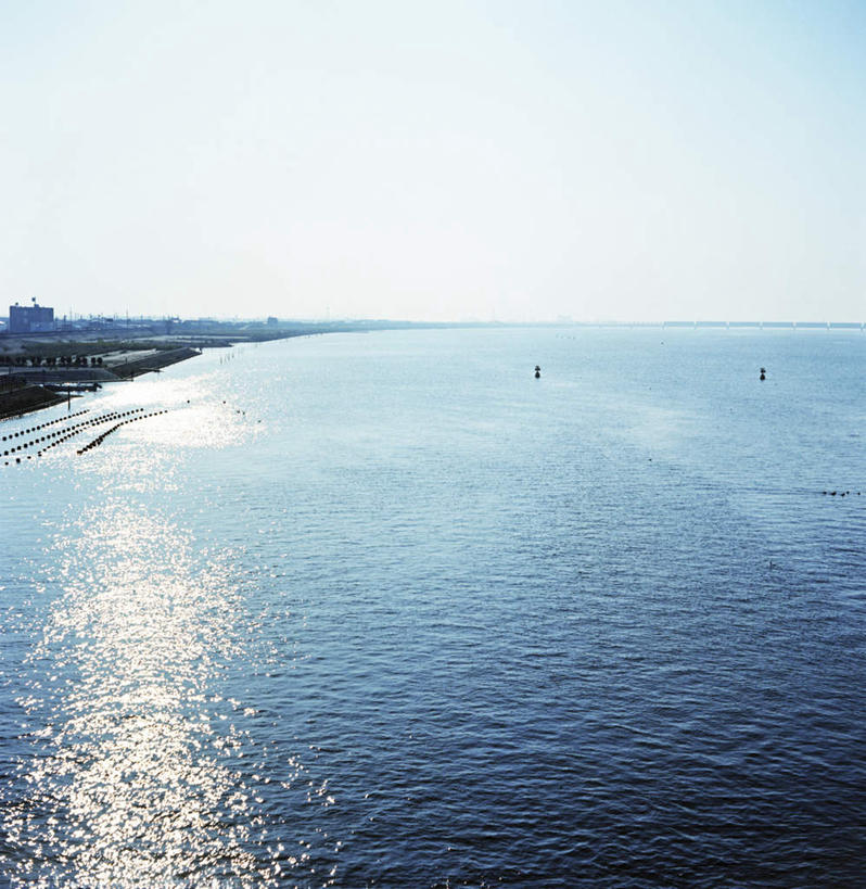 无人,竖图,俯视,室外,白天,旅游,度假,海浪,海洋,美景,日本,亚洲,许多,阴影,光线,影子,景观,浪花,水平线,辽阔,海平线,娱乐,蓝色,蓝天,天空,阳光,自然,海水,天,享受,休闲,广阔,景色,放松,浮标,晴朗,一望无际,自然风光,海景,东亚,本州,万里无云,三重县,本州岛,日本国,近畿地方,近畿,三重,无边无际,一马平川,大海,风浪,海,海水的波动,近岸浪,涌浪,晴空,晴空万里,彩图,高角度拍摄,水天相接,水天一线