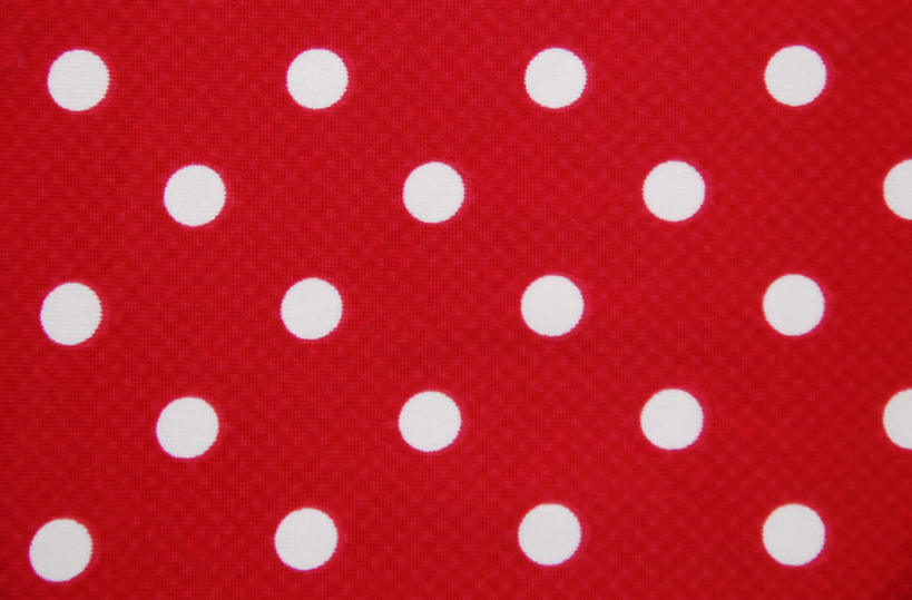 无人,横图,俯视,室内,特写,白天,静物,一排,许多,红色背景,整齐,圆形,圆点,斑点,排列,白色,摄影,影棚,队列,彩图,高角度拍摄,影棚拍摄,拍摄